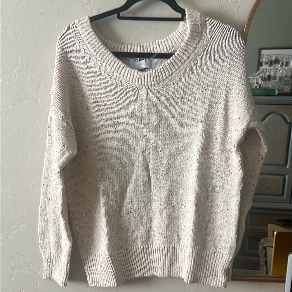 Old Navy Scoop Neck Tunic Sweater Cream
Size Small